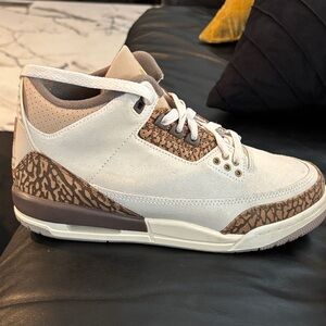 Jordan Men's Sneakers in White and Brown